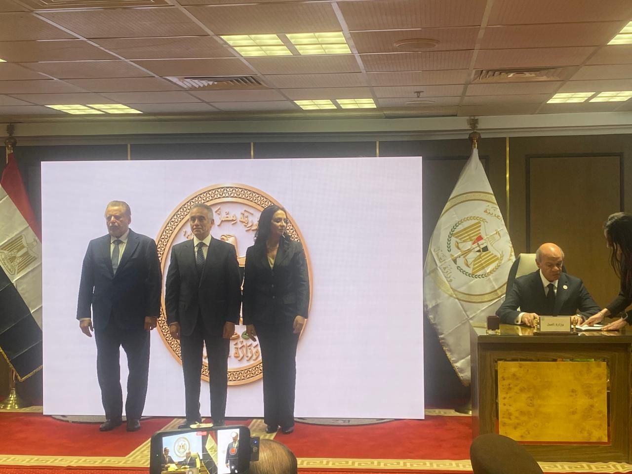 وزير العدل يتواصل مع عدد من رؤساء المحاكم (4) وزير العدل يتواصل مع عدد من رؤساء المحاكم (4)