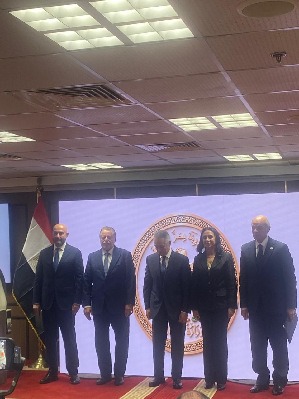 وزير العدل يتواصل مع عدد من رؤساء المحاكم (2) وزير العدل يتواصل مع عدد من رؤساء المحاكم (2)