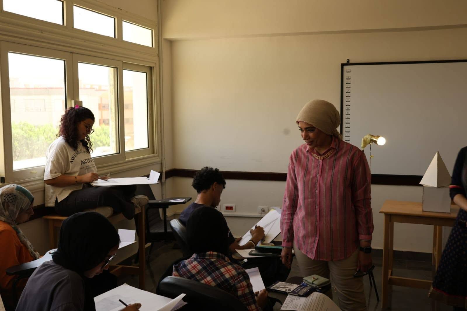 جانب من متابعة رئيس الجامعة لسير إمتحانات نهاية العام الدراسي جانب من متابعة رئيس الجامعة لسير إمتحانات نهاية العام الدراسي