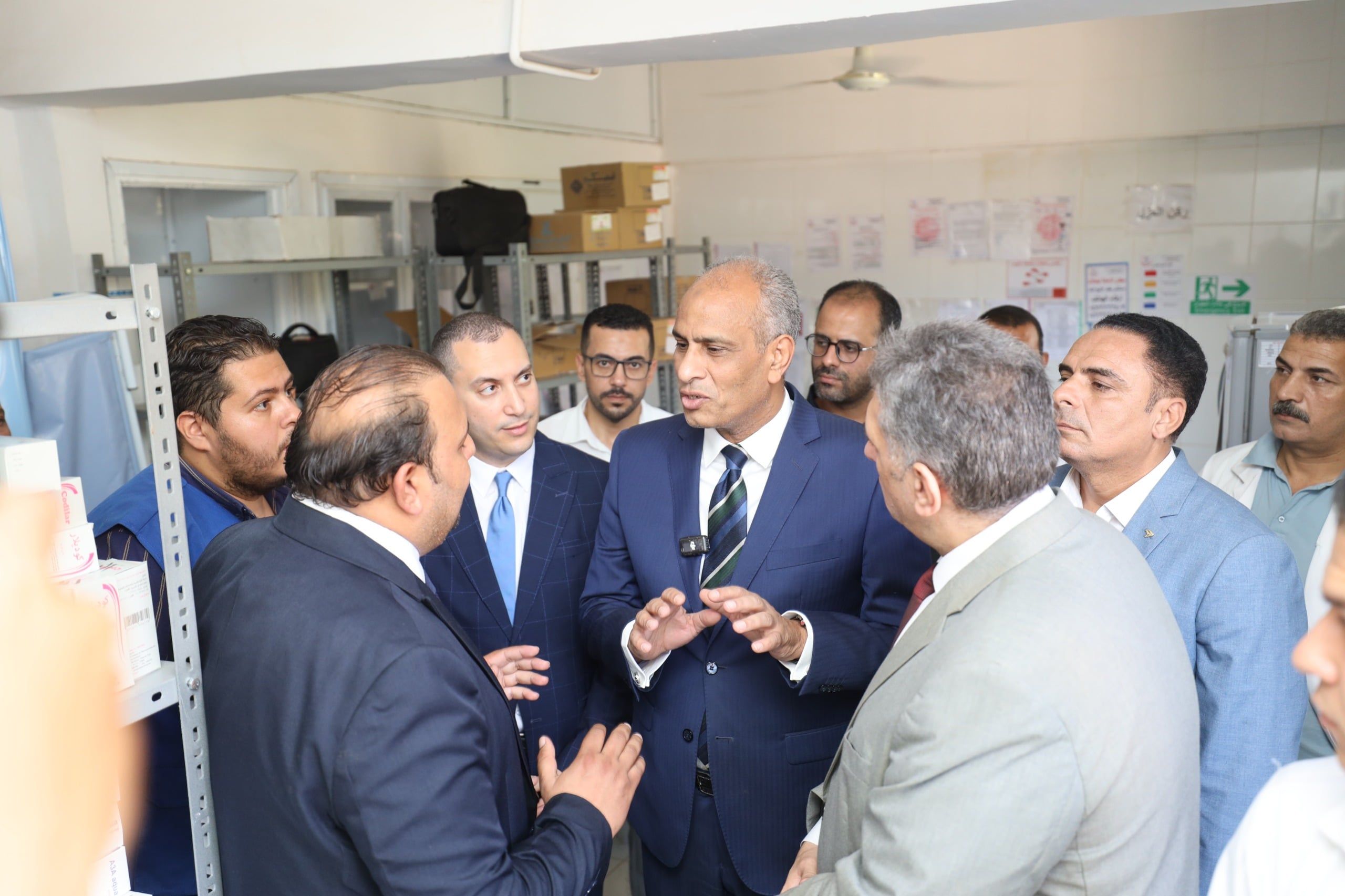 جانب من تفقد القافلة المجانية جانب من تفقد القافلة المجانية
