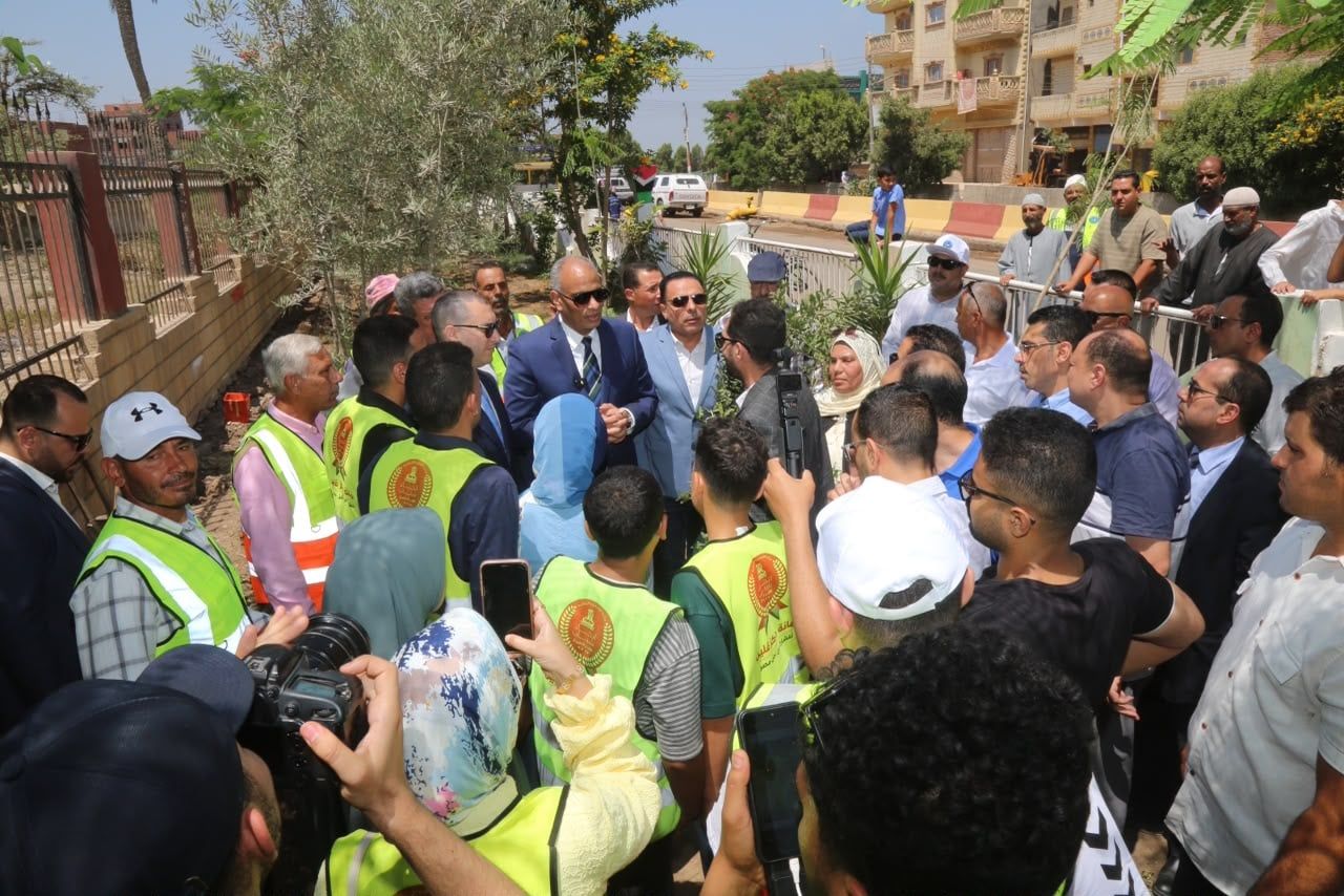 شباب كفر الشيخ يشارك في زراعة الاشجار بقرية بقلين شباب كفر الشيخ يشارك في زراعة الاشجار بقرية بقلين