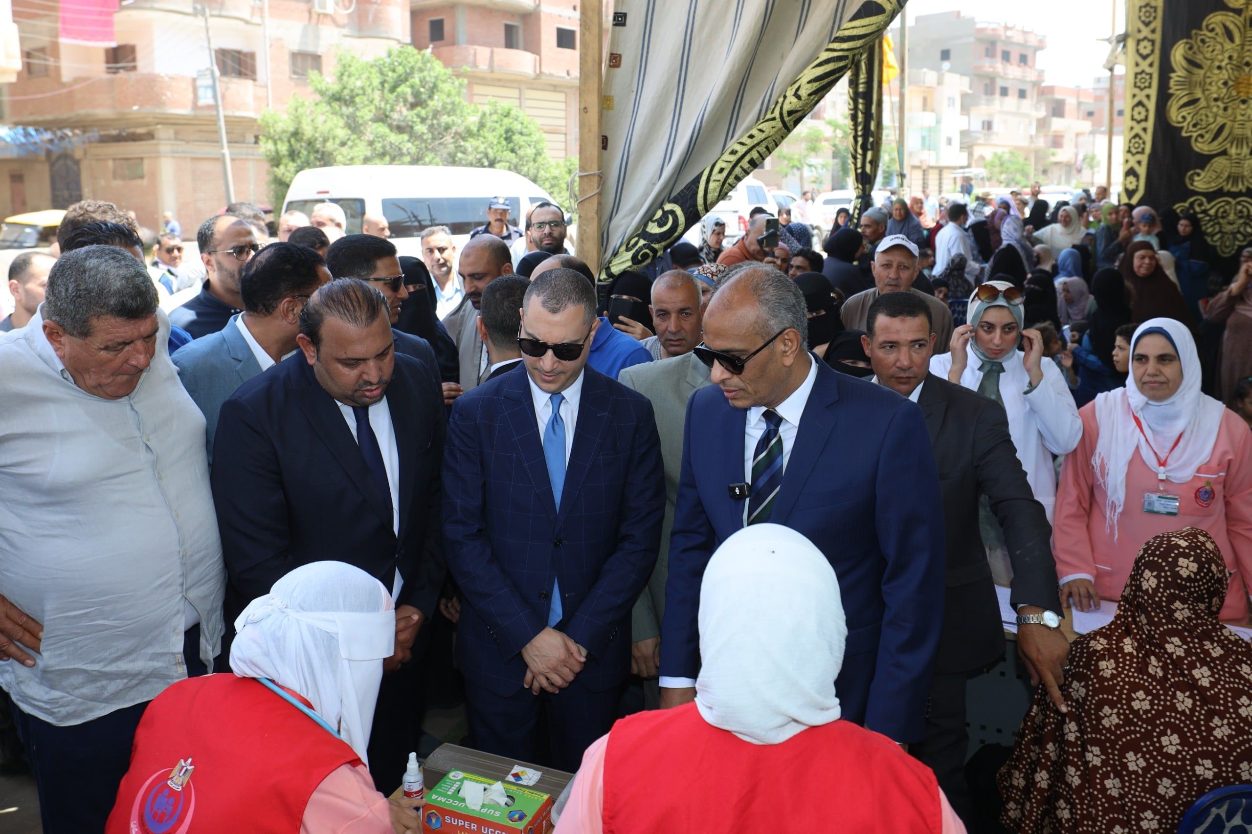 محافظ كفر الشيخ يتفقد القافلة الطبية المجانية محافظ كفر الشيخ يتفقد القافلة الطبية المجانية