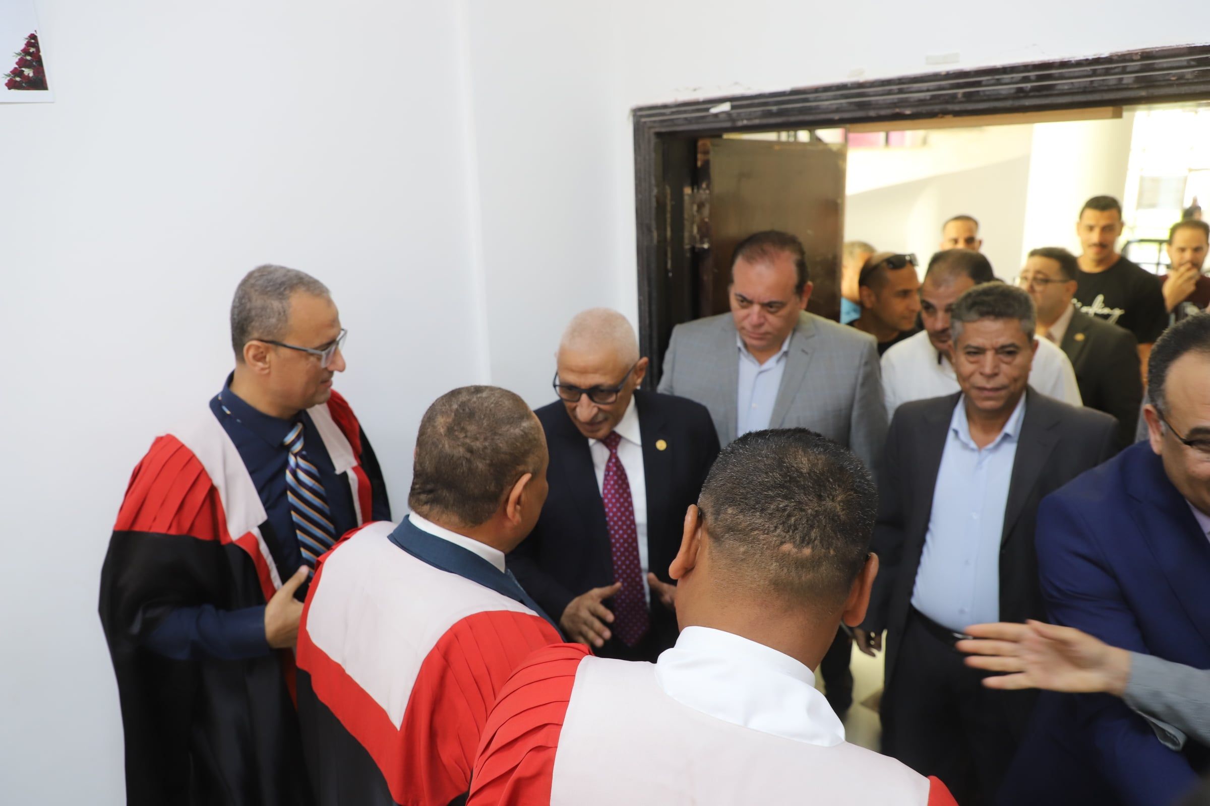 حديث بين محافظ شمال سيناء وعمداء كليات بجامعة العريش حديث بين محافظ شمال سيناء وعمداء كليات بجامعة العريش