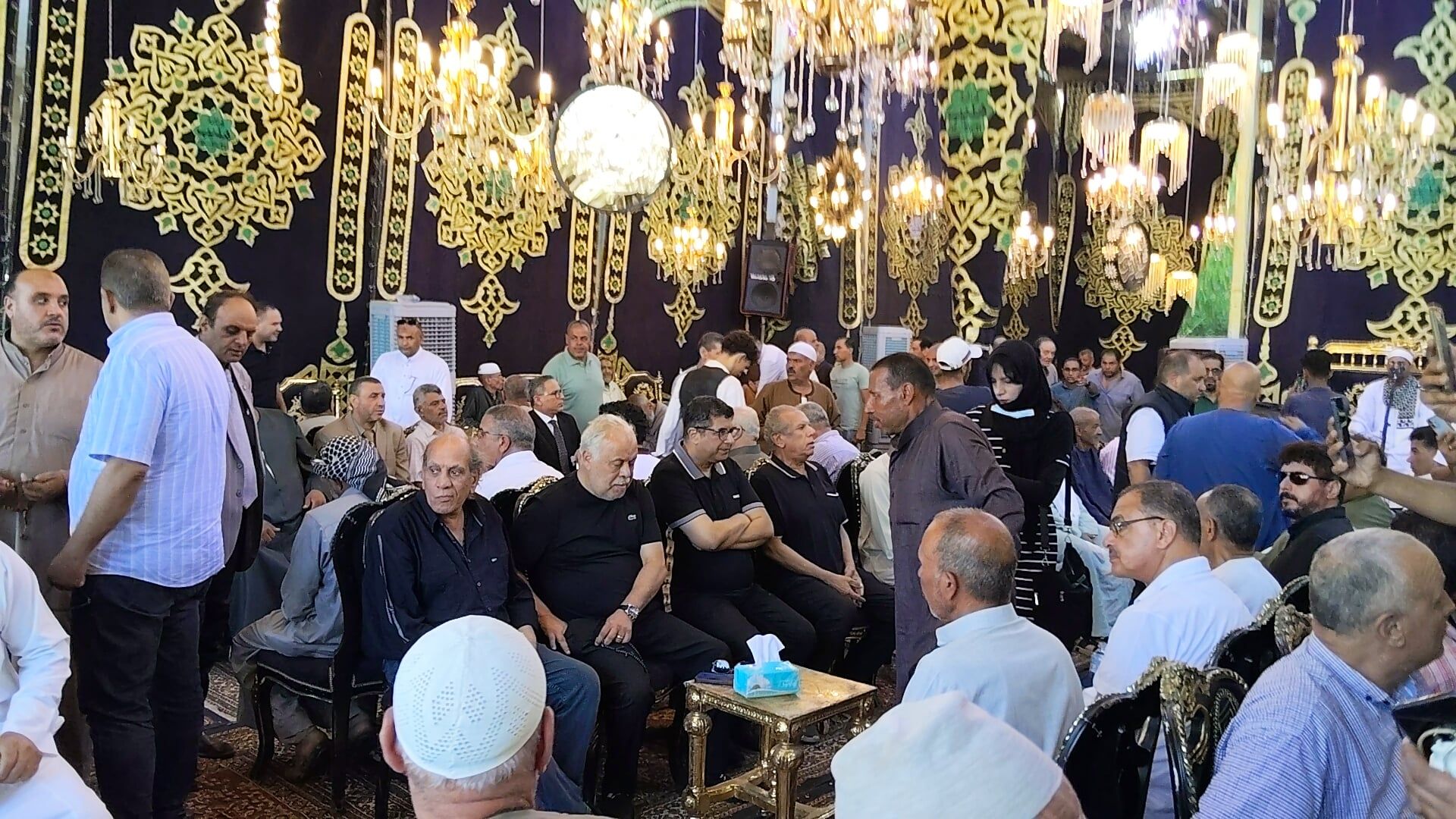 محافظ البحيرة ونقيب الفنانين يشاركون في عزاء الفنان عبد العزيز مخيون بالبحيرة (4) محافظ البحيرة ونقيب الفنانين يشاركون في عزاء الفنان عبد العزيز مخيون بالبحيرة (4)