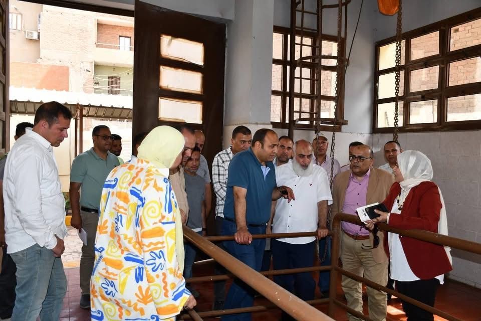 رئيس مياه الشرب والصرف الصحى بالجيزة يتابع منظومة العمل بالبدرشين وأبو النمرس (2) رئيس مياه الشرب والصرف الصحى بالجيزة يتابع منظومة العمل بالبدرشين وأبو النمرس (2)