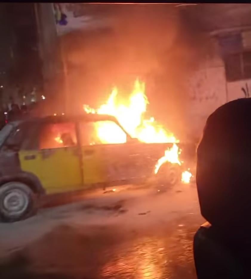 اندلاع حريق بتاكسي في الإسكندرية اندلاع حريق بتاكسي في الإسكندرية