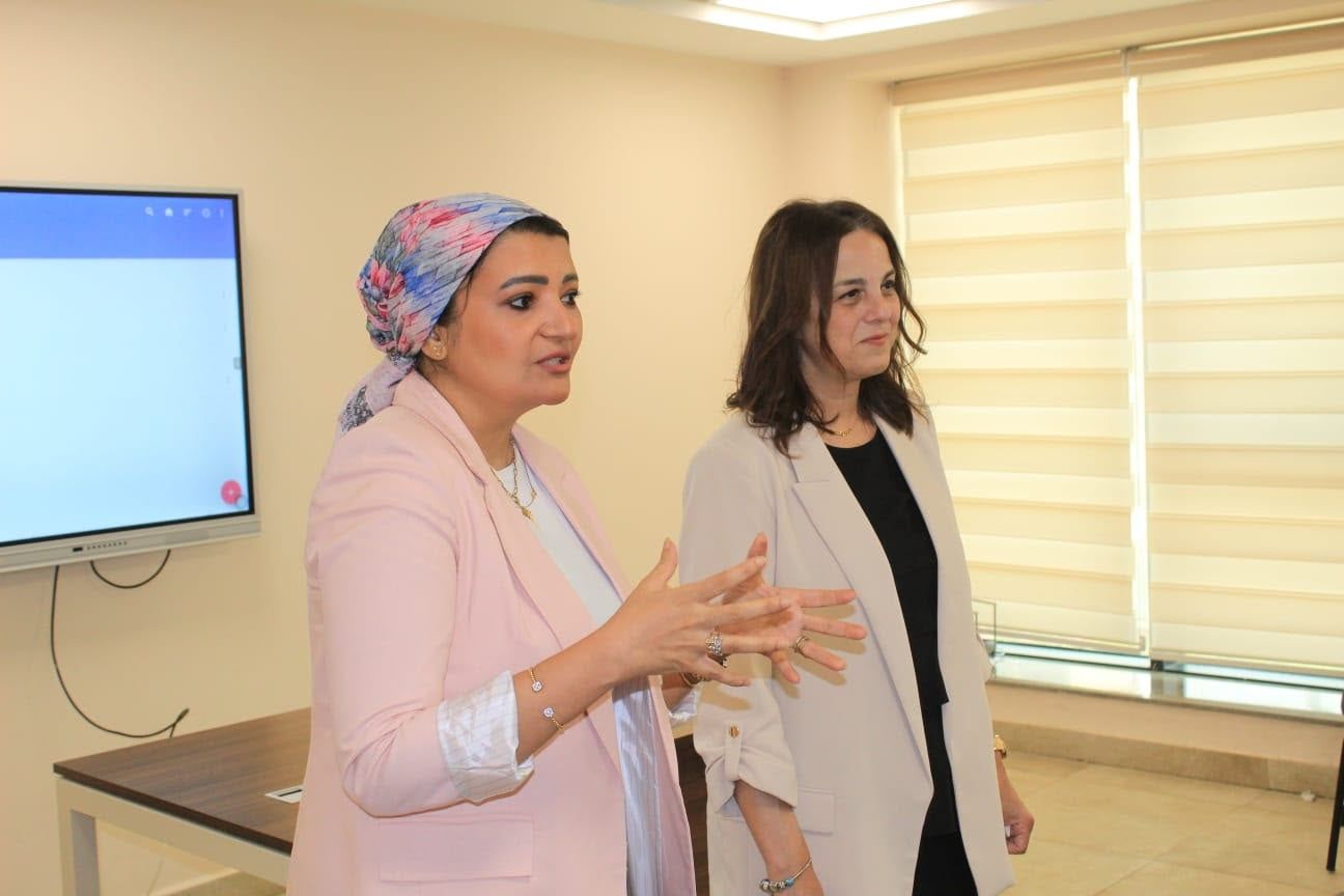 الكاتبة همت سلامة الكاتبة همت سلامة