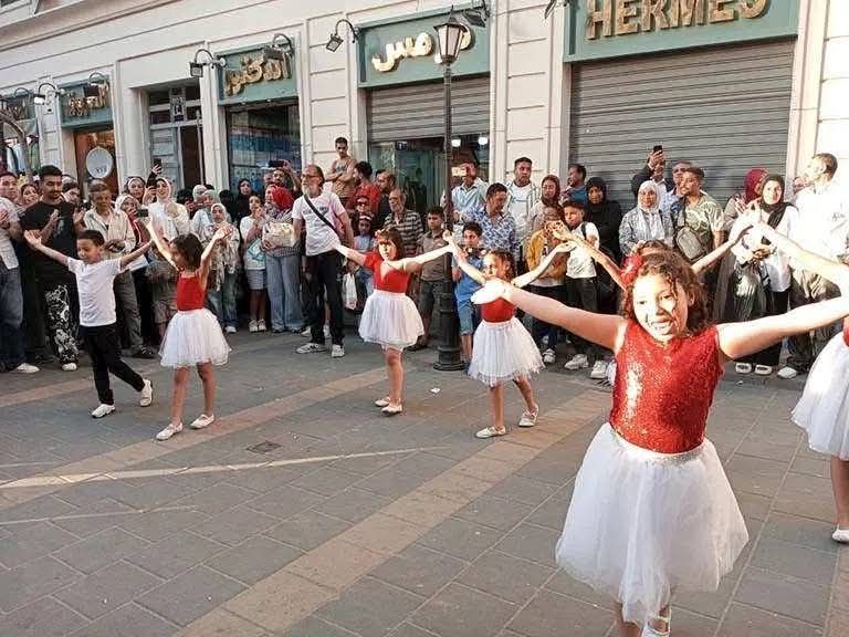 عروض فنية فى شارع الفن عروض فنية فى شارع الفن