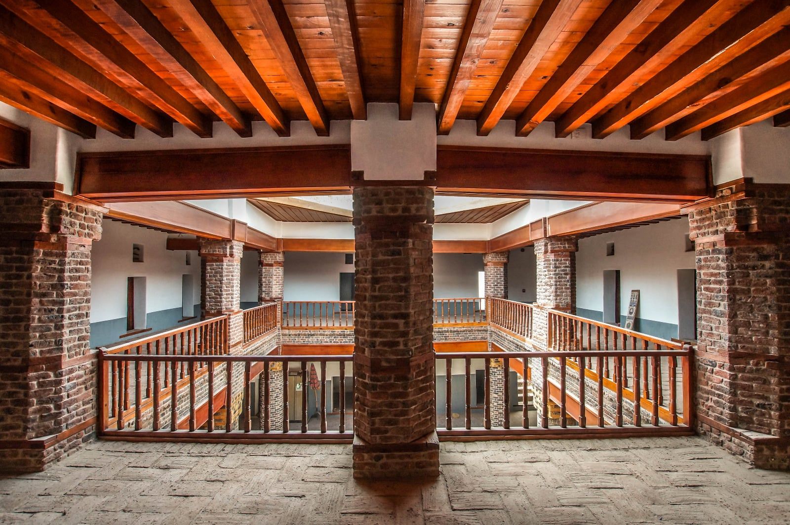 طلبة ماجستير العمارة في الجامعة يختارون المشروع نموذج للتعلم والبحث طلبة ماجستير العمارة في الجامعة يختارون المشروع نموذج للتعلم والبحث