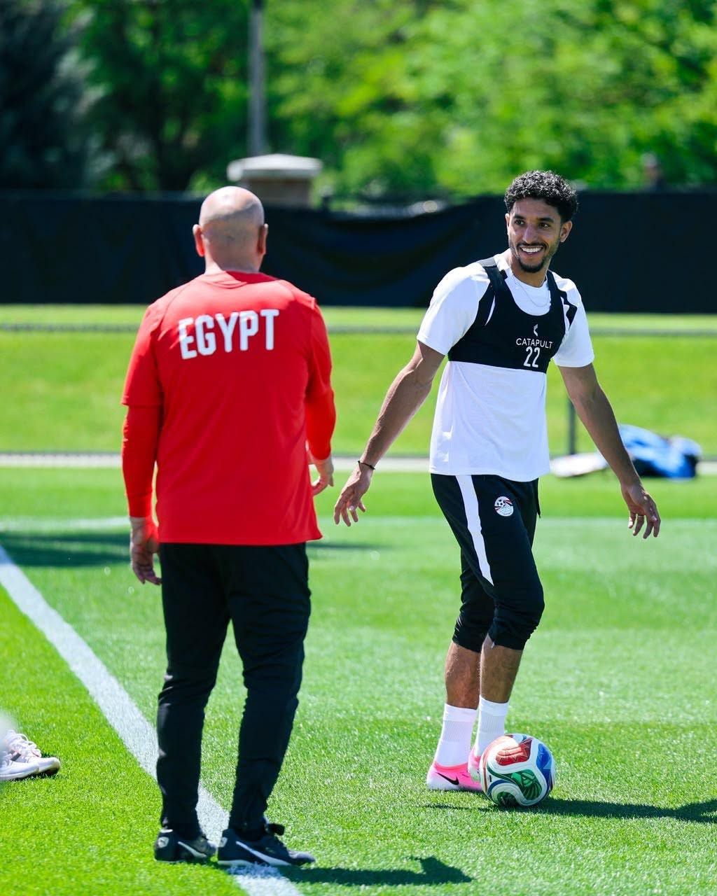 عمر مرموش لاعب منتخب مصر عمر مرموش لاعب منتخب مصر