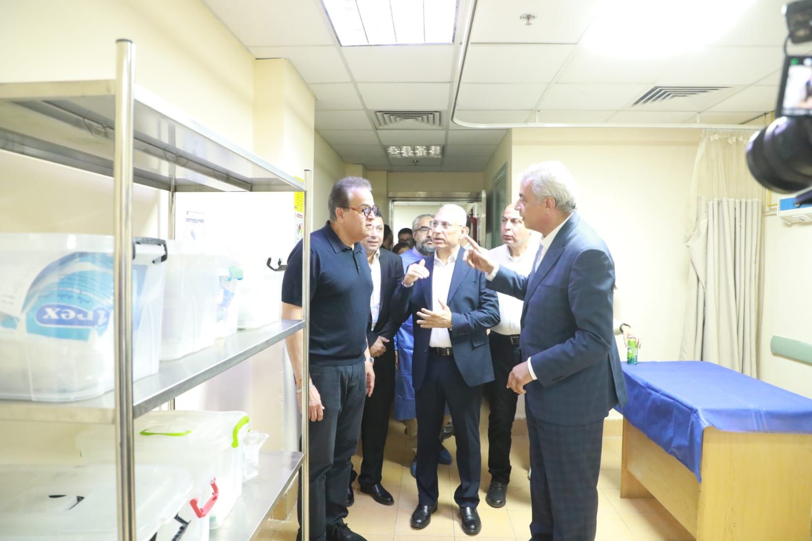 وزير الصحة يتفقد مستشفيي الكبد والجهاز الهضمي والثلاثي الجامعيين بمحافظة المنيا (1) وزير الصحة يتفقد مستشفيي الكبد والجهاز الهضمي والثلاثي الجامعيين بمحافظة المنيا (1)