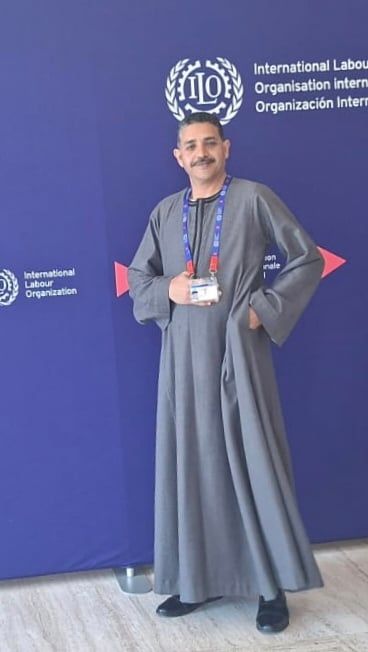 محمد أبو العباس بالجلباب الصعيدى فى مؤتمر العمل الدولى محمد أبو العباس بالجلباب الصعيدى فى مؤتمر العمل الدولى