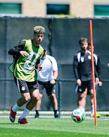 إمام عاشور تدريبات المنتخب إمام عاشور تدريبات المنتخب