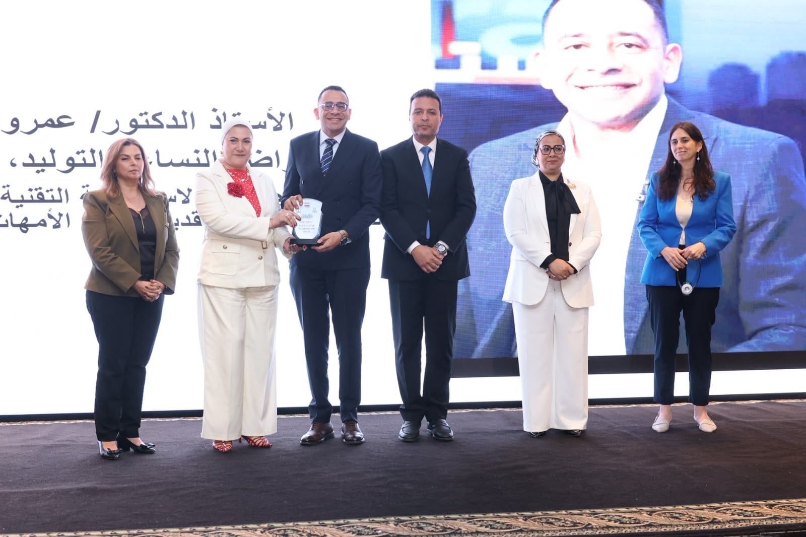 اجتماع اللجنة الوطنية للقضاء على ختان الإناث (2) اجتماع اللجنة الوطنية للقضاء على ختان الإناث (2)