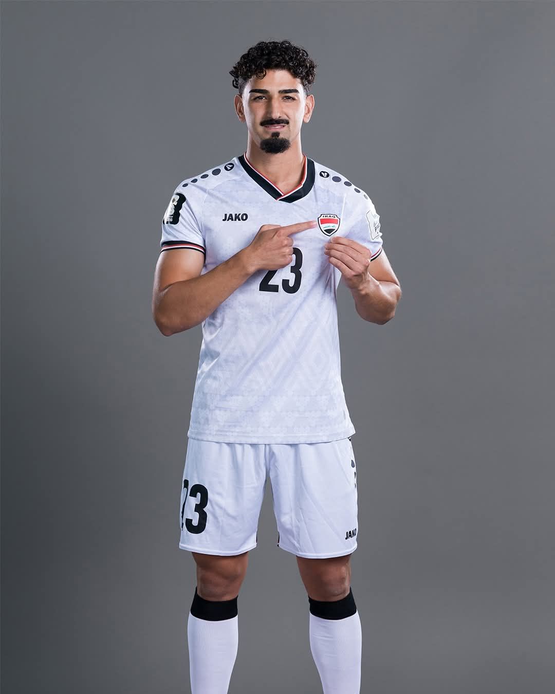 ميرخاس دوسكى مدافع منتخب العراق ميرخاس دوسكى مدافع منتخب العراق