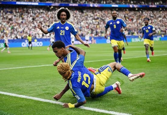 احتفال ليفانو كومينيسيا بالهدف احتفال ليفانو كومينيسيا بالهدف