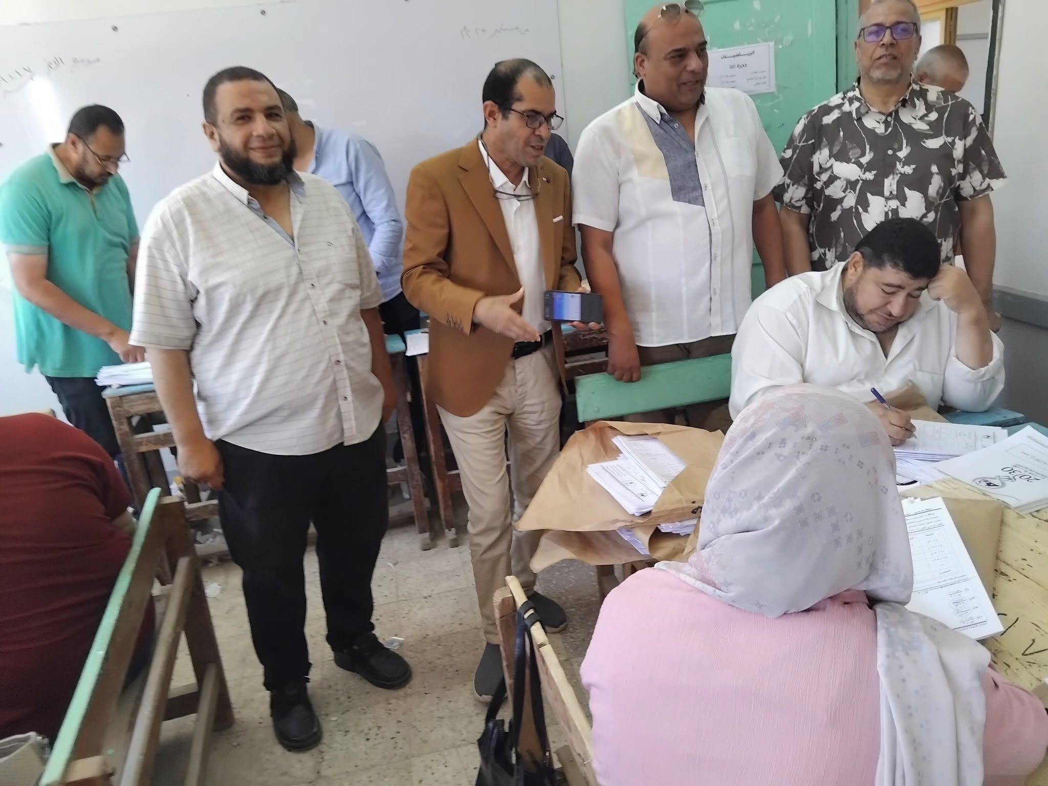وكيل مديرية تعليم كفر الشيخ يتابع أعمال التصحيح وكيل مديرية تعليم كفر الشيخ يتابع أعمال التصحيح