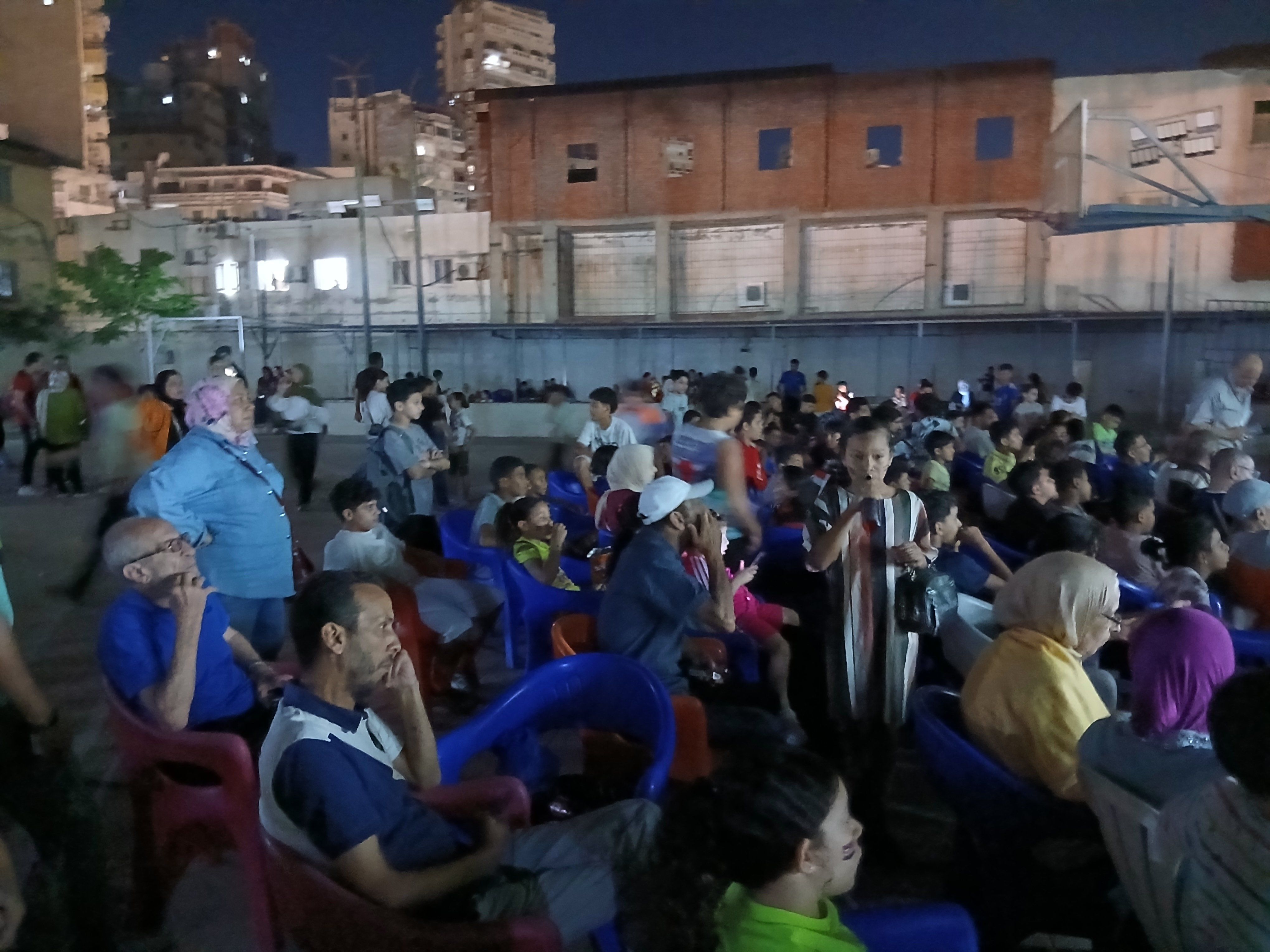 توافد جماهير الاسكندرية لمشاهدة مباراة منتخب مصر وبلجيكا توافد جماهير الاسكندرية لمشاهدة مباراة منتخب مصر وبلجيكا