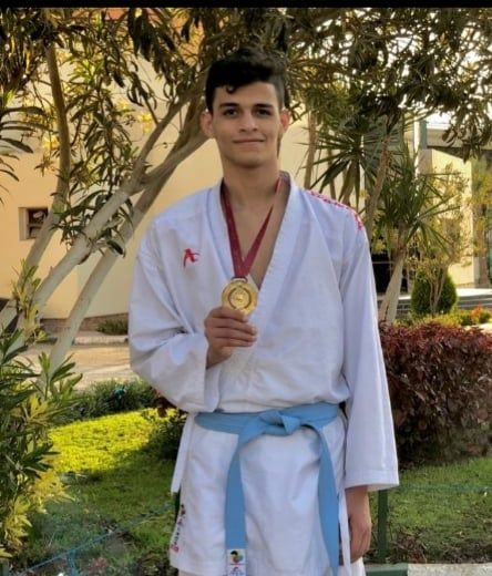 البطل البطل