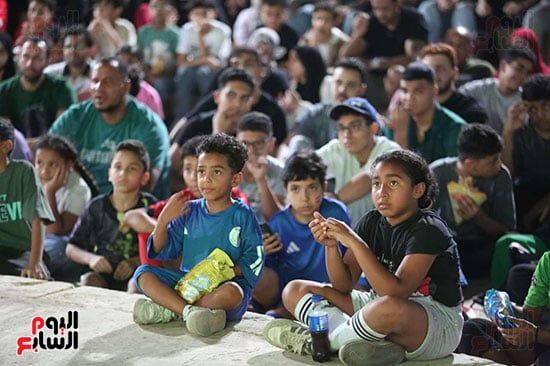 الجماهير المصرية تشاهد مباراة مصر وبلجيكا بمركز شباب الجزيرة الجماهير المصرية تشاهد مباراة مصر وبلجيكا بمركز شباب الجزيرة