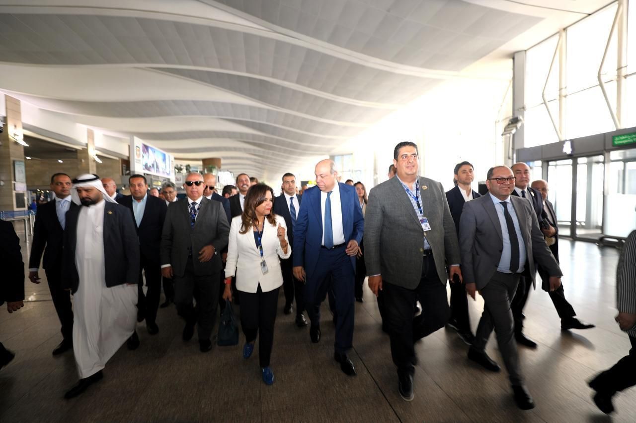 وزارة الطيران تستقبل وفدًا من أعضاء مجلسي النواب والشيوخ في جولة موسعة للاطلاع على مشروعات التطوير (7) وزارة الطيران تستقبل وفدًا من أعضاء مجلسي النواب والشيوخ في جولة موسعة للاطلاع على مشروعات التطوير (7)