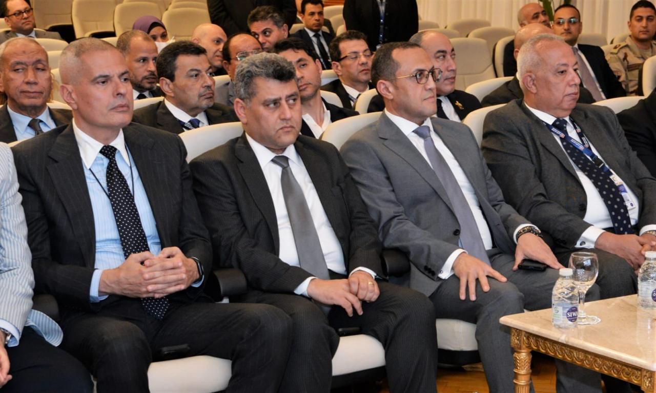 وزارة الطيران تستقبل وفدًا من أعضاء مجلسي النواب والشيوخ في جولة موسعة للاطلاع على مشروعات التطوير (3) وزارة الطيران تستقبل وفدًا من أعضاء مجلسي النواب والشيوخ في جولة موسعة للاطلاع على مشروعات التطوير (3)