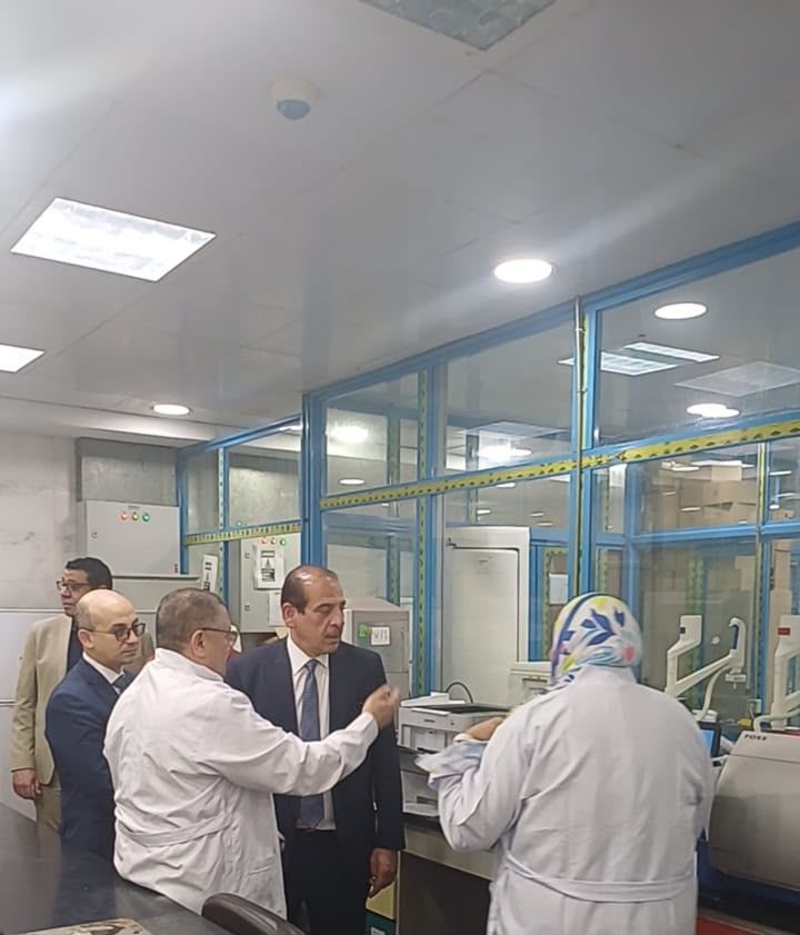 الدكتور عمرو قنديل (2) الدكتور عمرو قنديل (2)