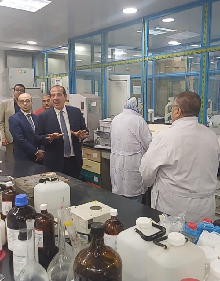 الدكتور عمرو قنديل (1) الدكتور عمرو قنديل (1)