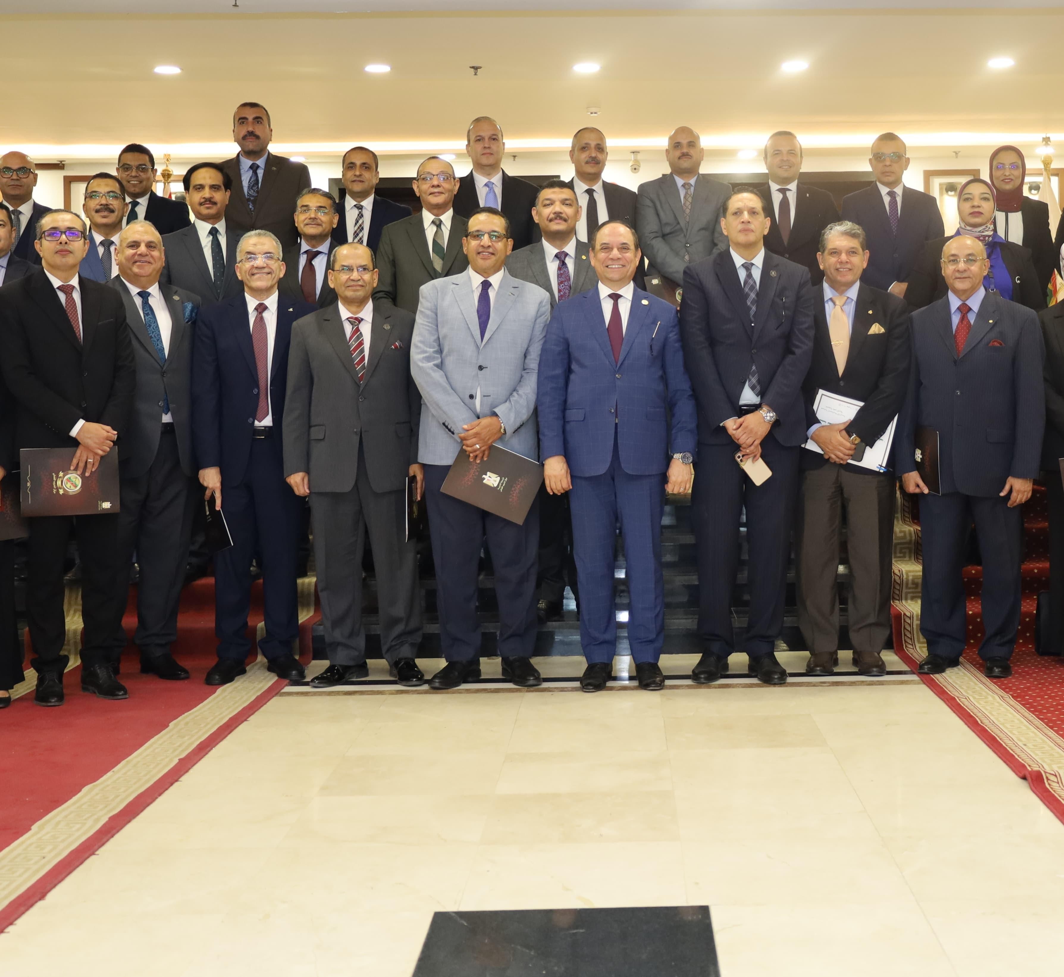 مركز التدريب القضائي بالنيابة الإدارية يكرم المحاضرين (1) مركز التدريب القضائي بالنيابة الإدارية يكرم المحاضرين (1)