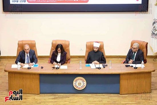 مائده مستديره دور الخطاب الوسطي (3) مائده مستديره دور الخطاب الوسطي (3)