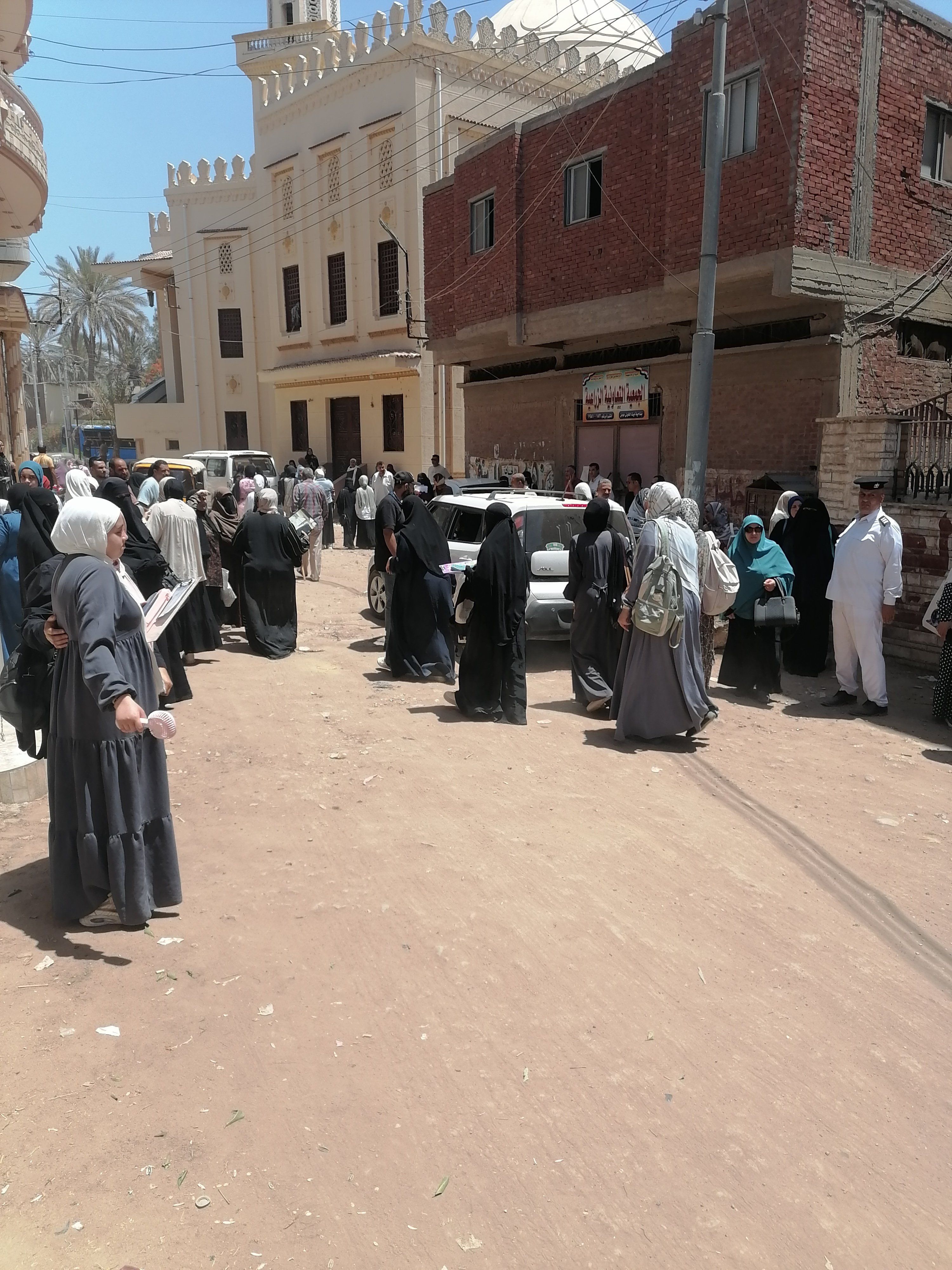 طلاب الازهر يؤدون مادة التاريخ طلاب الازهر يؤدون مادة التاريخ