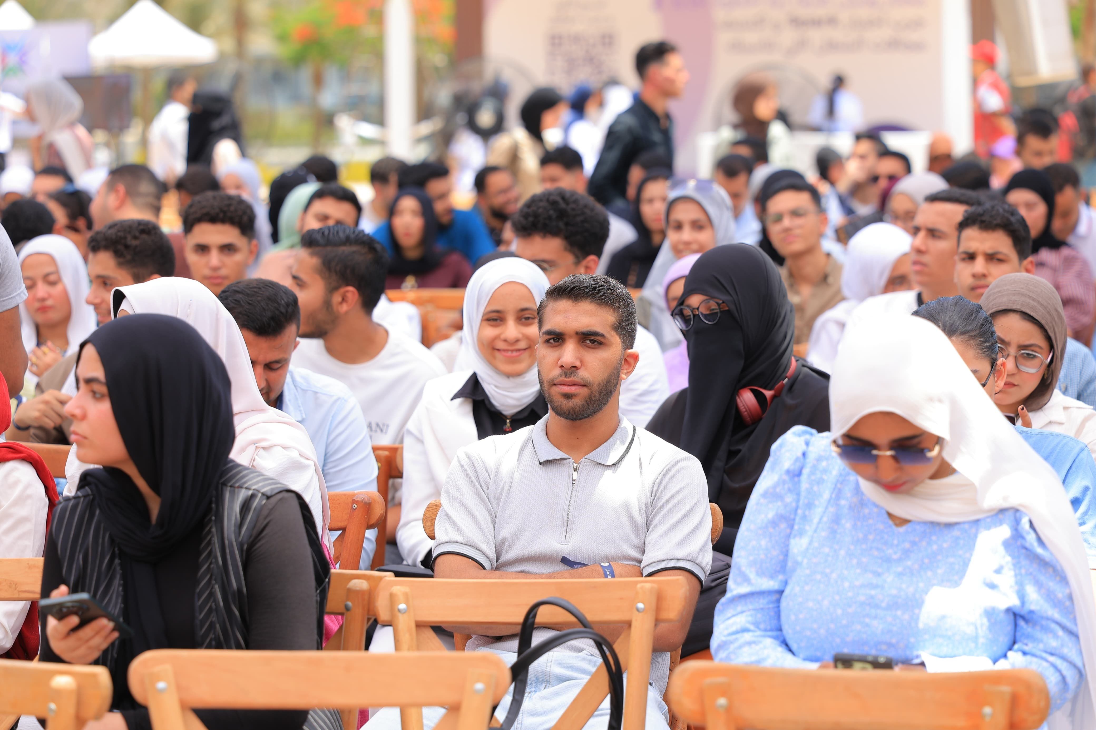 جانب من انطلاق فعاليات مشروع وحدات وزارة التضامن الاجتماعي بالجامعات جانب من انطلاق فعاليات مشروع وحدات وزارة التضامن الاجتماعي بالجامعات