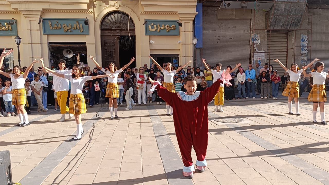 «شارع الفن» يعيد لعروس البحر المتوسط رونقها الثقافي والفني (1) «شارع الفن» يعيد لعروس البحر المتوسط رونقها الثقافي والفني (1)