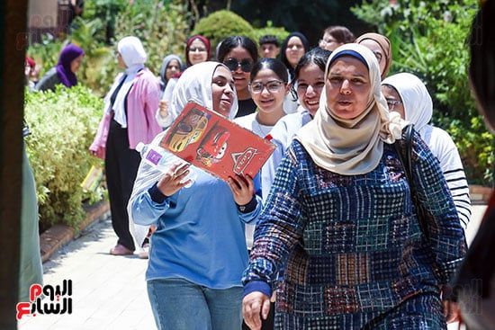 التفاؤل على وجوه الطالبات التفاؤل على وجوه الطالبات