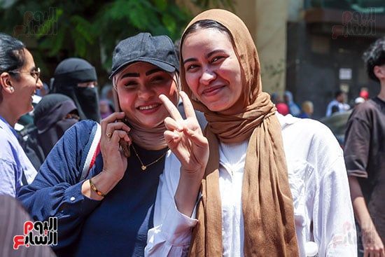 علامة النصر لسهولة الامتحان علامة النصر لسهولة الامتحان