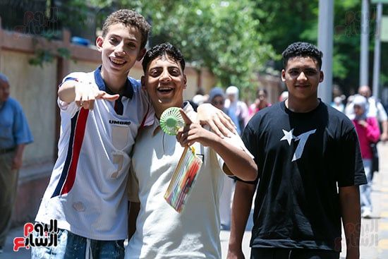 فرحة طلبة الثانوية العامة فرحة طلبة الثانوية العامة