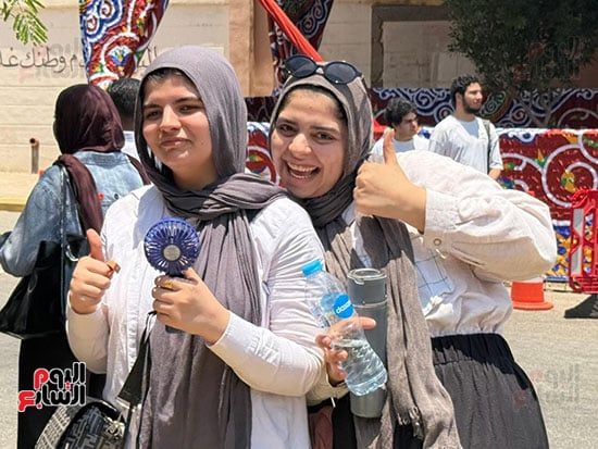 بعلامة الفوز بعد الامتحان بعلامة الفوز بعد الامتحان