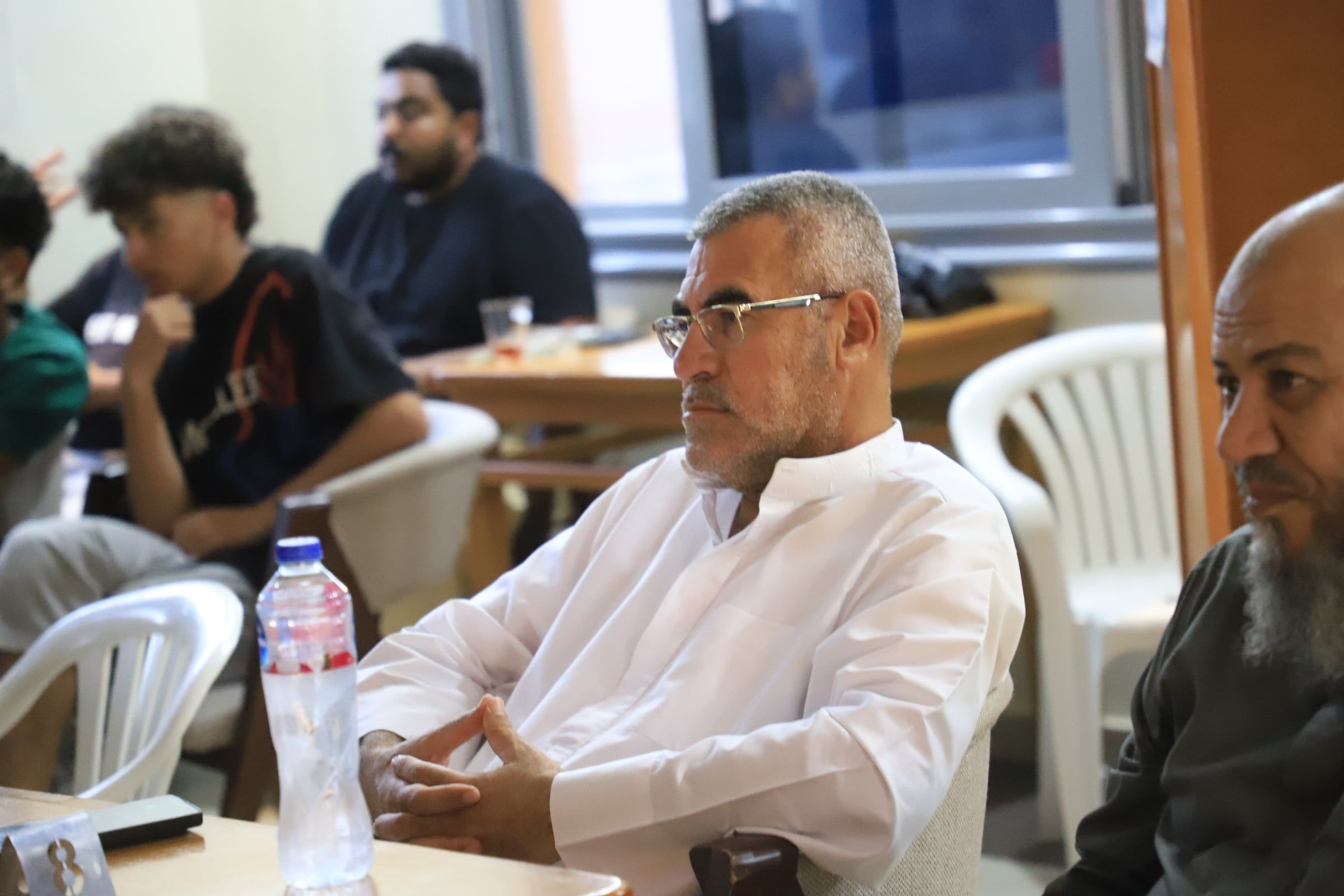 تواجد الكبار والصغار لمؤازرة المنتخب تواجد الكبار والصغار لمؤازرة المنتخب