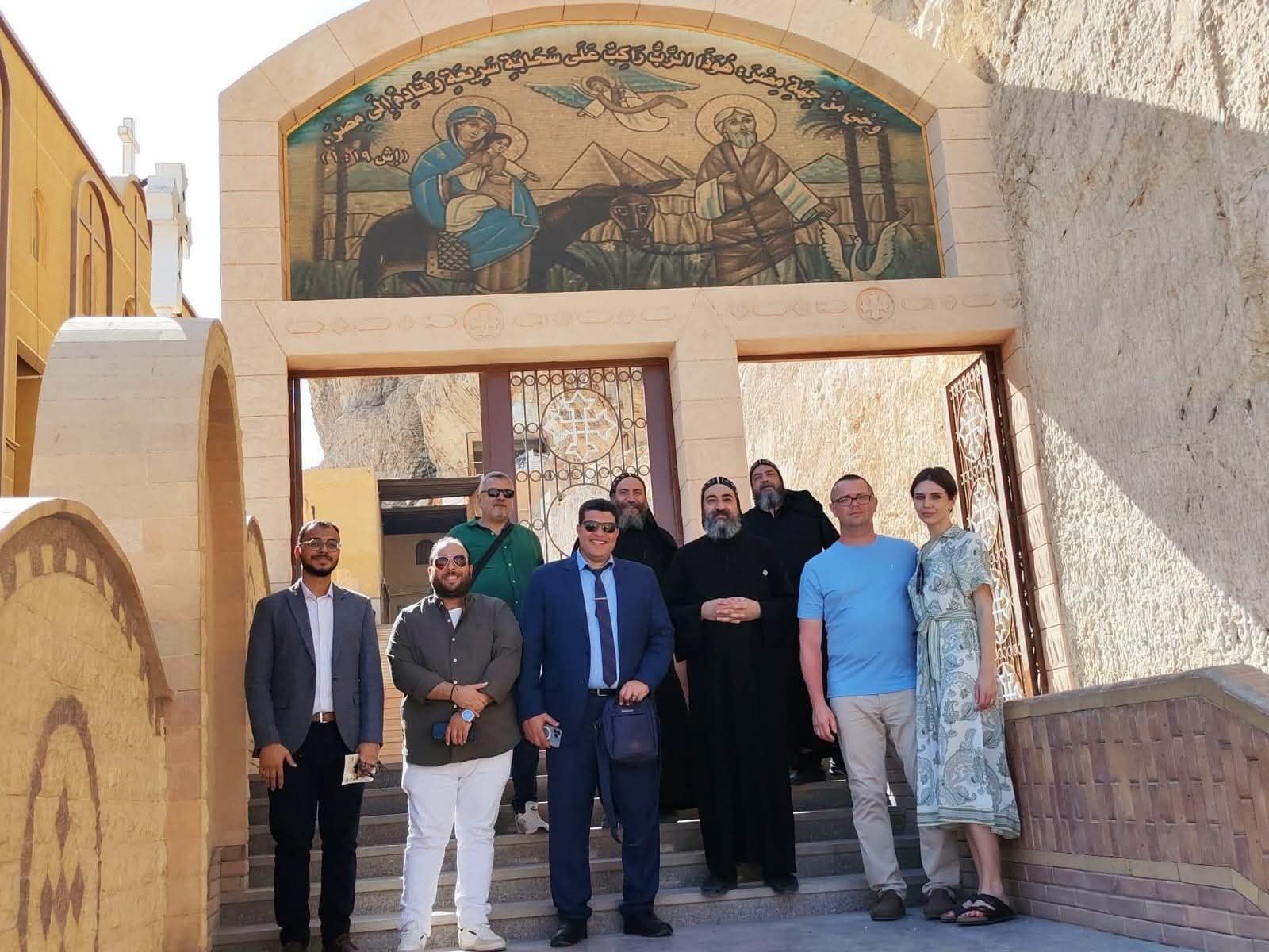 دير الشهيد مار مينا بجبل أبنوب (2) دير الشهيد مار مينا بجبل أبنوب (2)