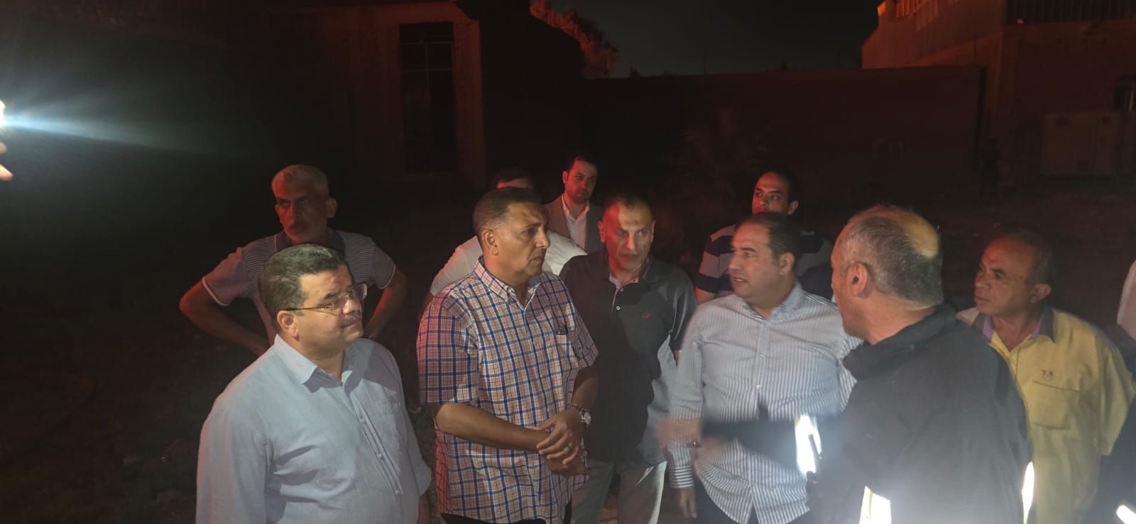 محافظ القليوبية ومدير الأمن يتابعان أعمال السيطرة الحريق محافظ القليوبية ومدير الأمن يتابعان أعمال السيطرة الحريق