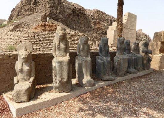 جانب من التحف النادرة المحفوظة فى المتحف المفتوح بالكرنك جانب من التحف النادرة المحفوظة فى المتحف المفتوح بالكرنك