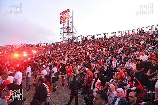 الجماهير تحتفل بفوز المنتخب من العاصمة الجماهير تحتفل بفوز المنتخب من العاصمة