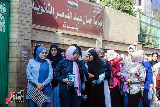 وصول الطالبات مقار الامتحانات وصول الطالبات مقار الامتحانات