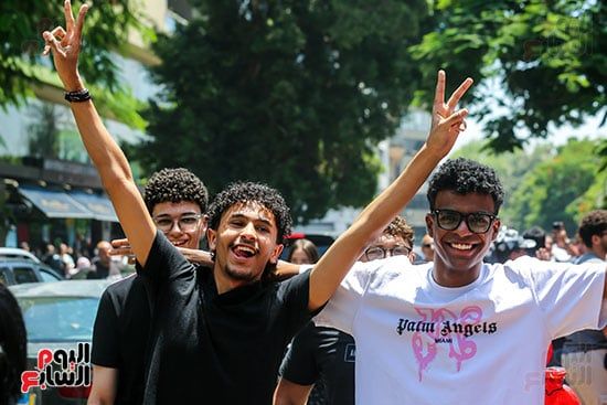 ارتياح بين الطلاب بعد امتحان اللغة العربية