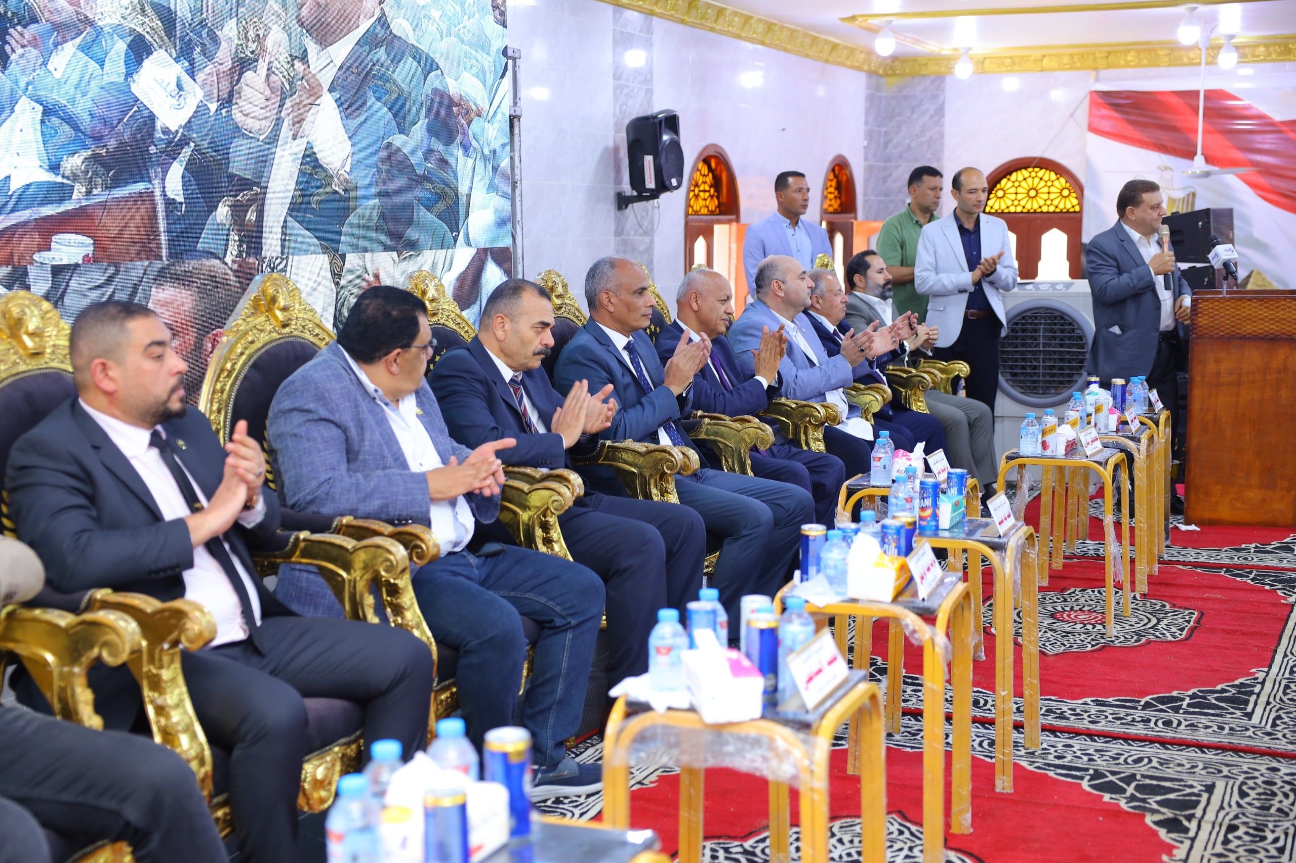 الحضور بالمؤتمر الحضور بالمؤتمر
