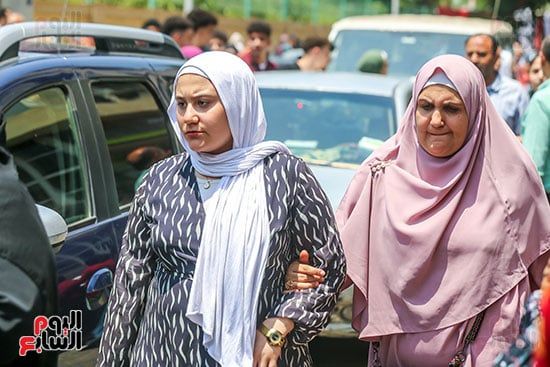 حزن بسبب صعوبة الكيمياء حزن بسبب صعوبة الكيمياء