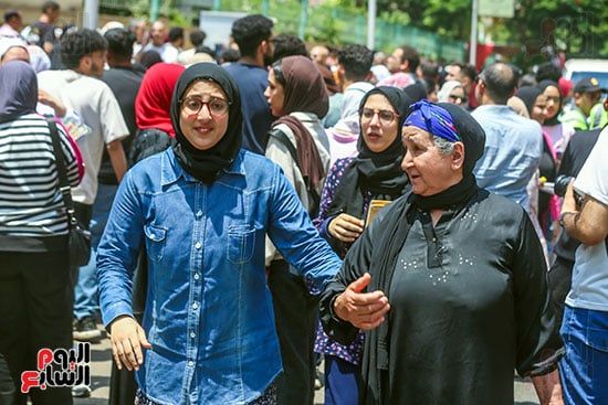 طالبة وجدتها طالبة وجدتها
