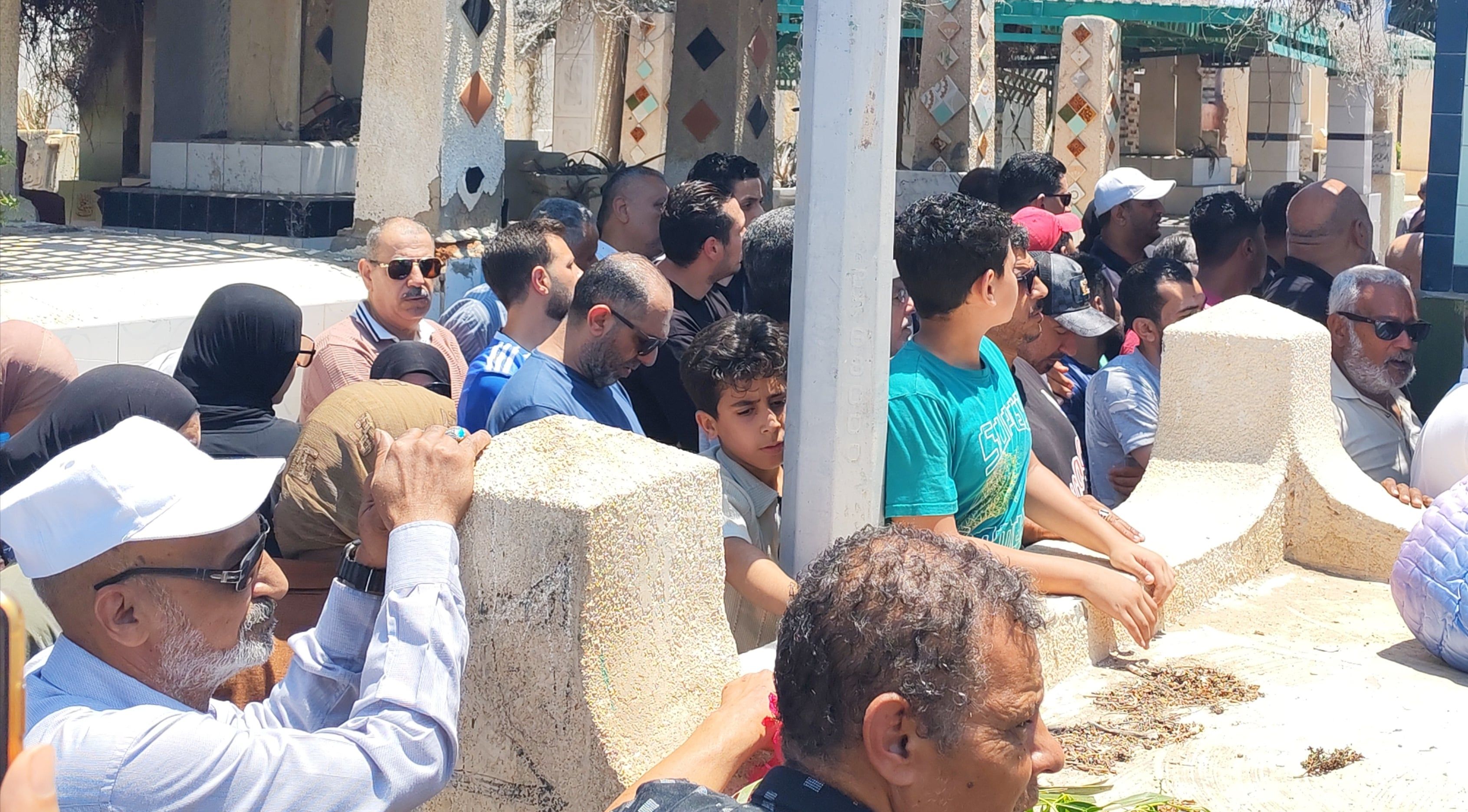 الجنازة في المقتبر الجنازة في المقتبر