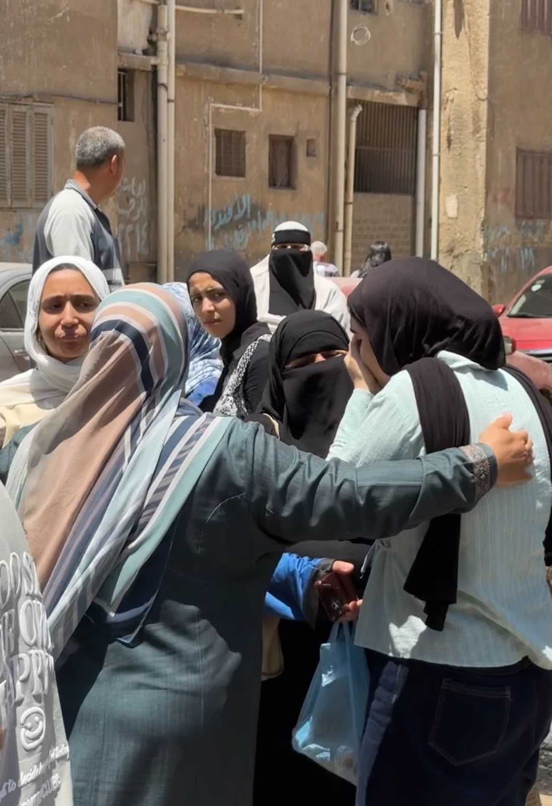 حالة من الحزن تصيب الطالبات بكفر الشيخ حالة من الحزن تصيب الطالبات بكفر الشيخ