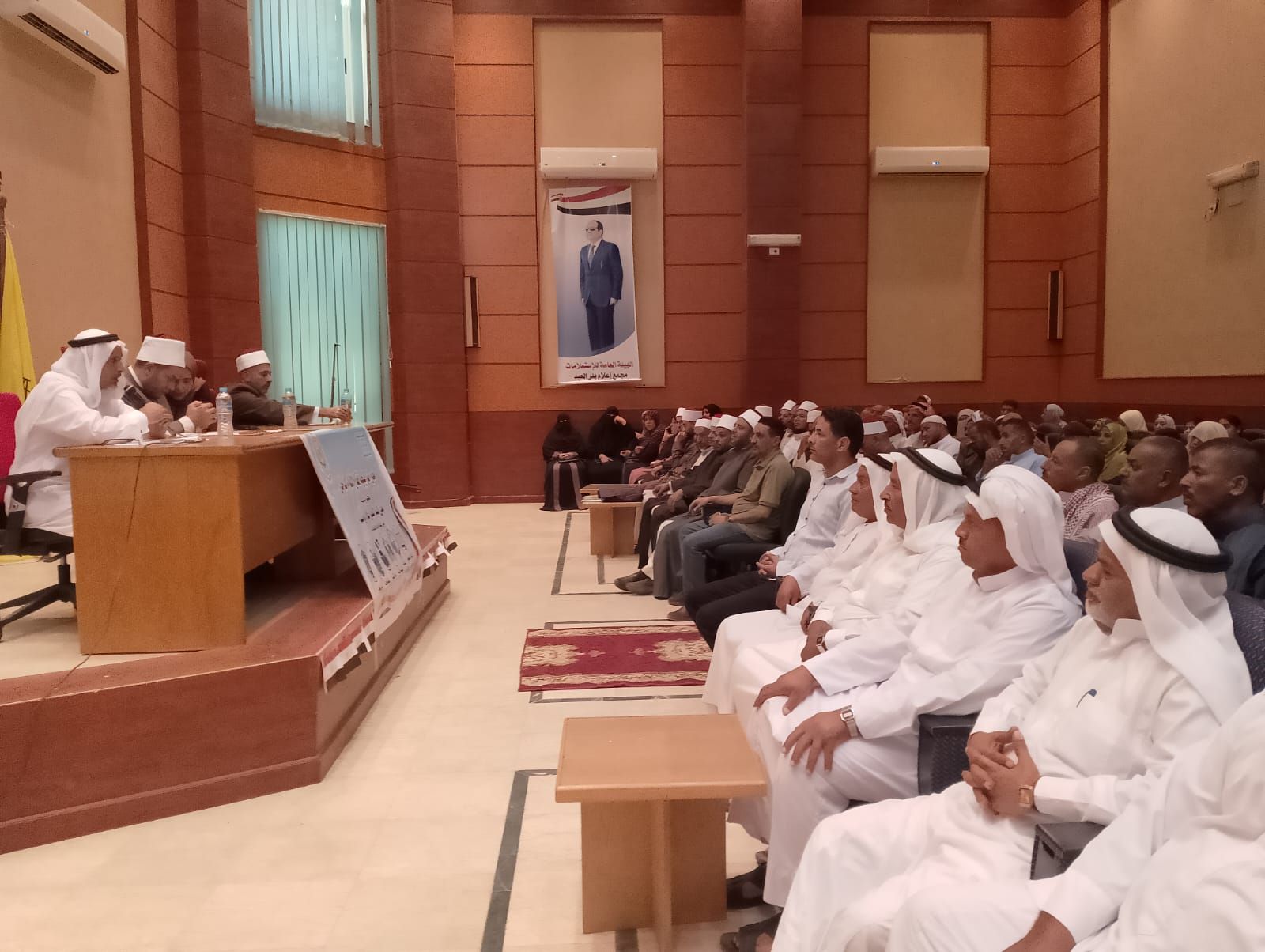 خلال ندوة تثقيفية بمجمع إعلام بئر العبد خلال ندوة تثقيفية بمجمع إعلام بئر العبد